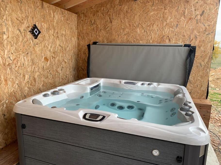 Gite A La Ferme Avec Jacuzzi Et Piscine Chauffee Saint-Felix-de-Tournegat Exterior foto